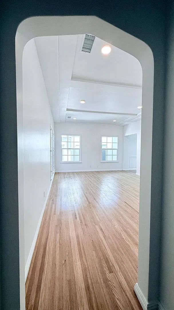 (73) The Maisel Manor — Photo 4