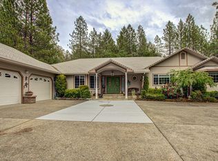 4545 Azalea Dr, Grants Pass, OR 97526