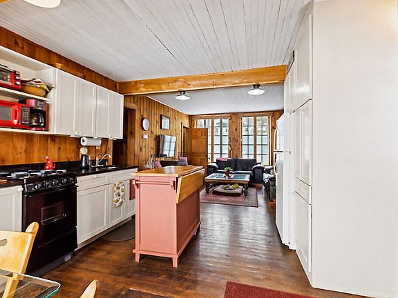 4th image of 14 Main Street