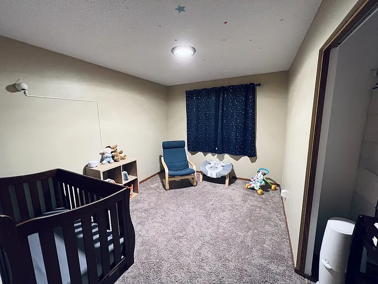 Seasons Ct — Photo 9