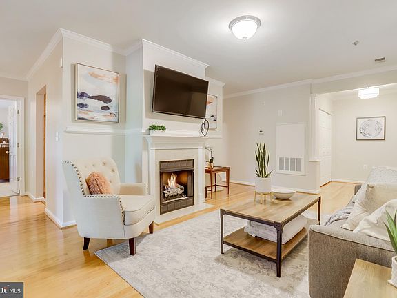 5th image of 7011 Falls Reach Dr APT 113