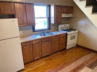 516 4th St APT 2, Fall River, MA 02721