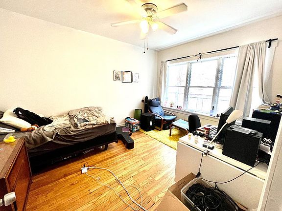 3rd image of 4538 N Wolcott Ave APT 1B