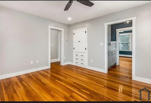 3 bed, 3219 sqft, $3,000 — Photo 2
