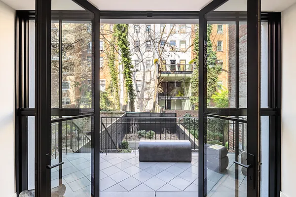 Sold by Compass | media 7