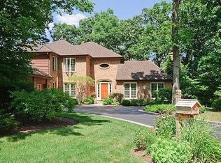 12 Exmoor Ln, Lincolnshire, IL
