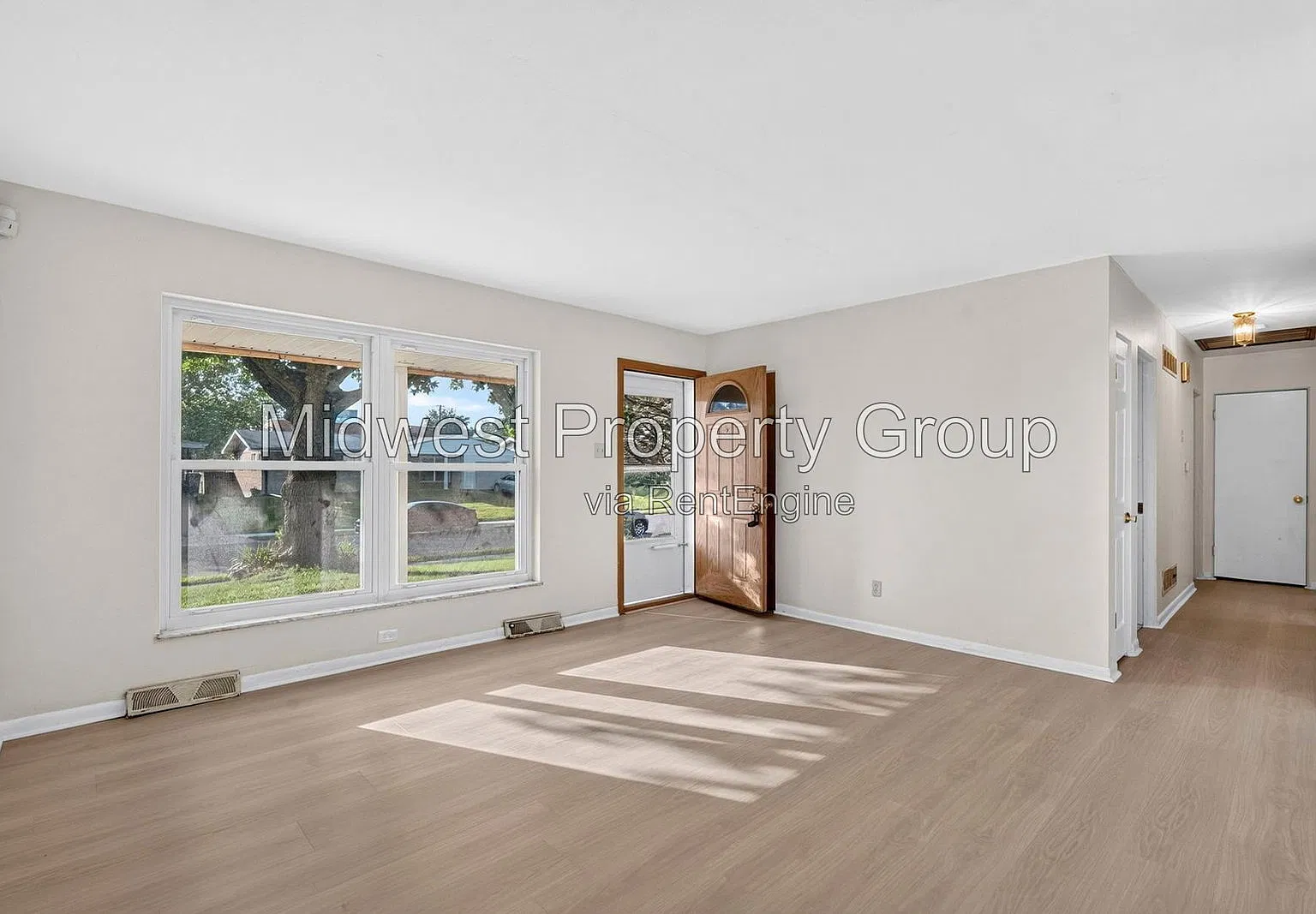 3 bed, 2.0 bath, 1210 sqft, $1,650 — Photo 3