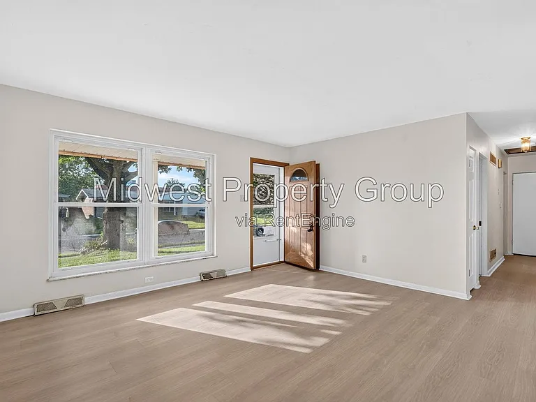 370 Gerald Ave — Photo 3