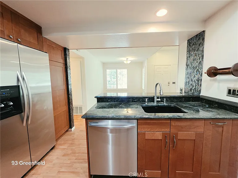93 Greenfield — Photo 12