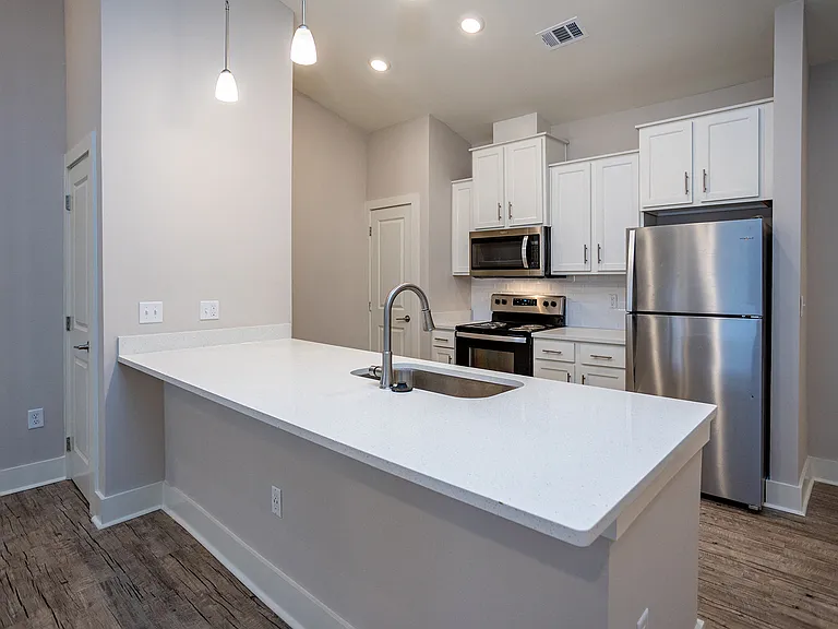 Farragut Junction Apartments — Photo 12