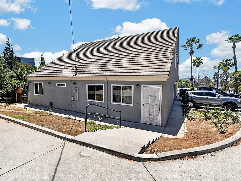 880 La Terraza Blvd #3 — Photo 25