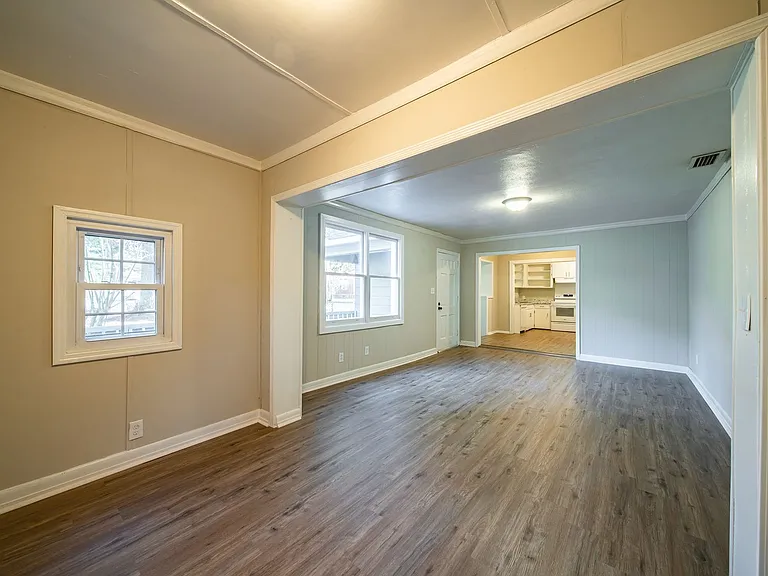 2333 Bruce Ave — Photo 14