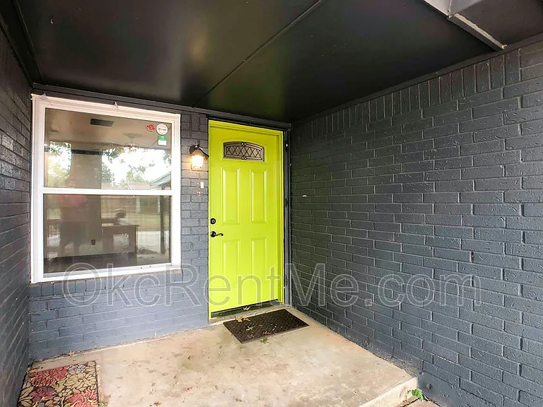 805 N Markwell Ave — Photo 3
