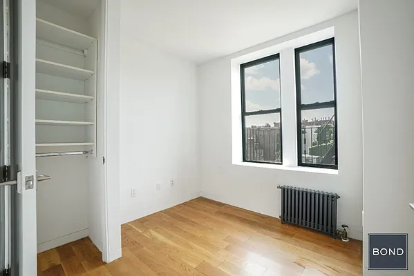 Rented by Bond New York | media 23