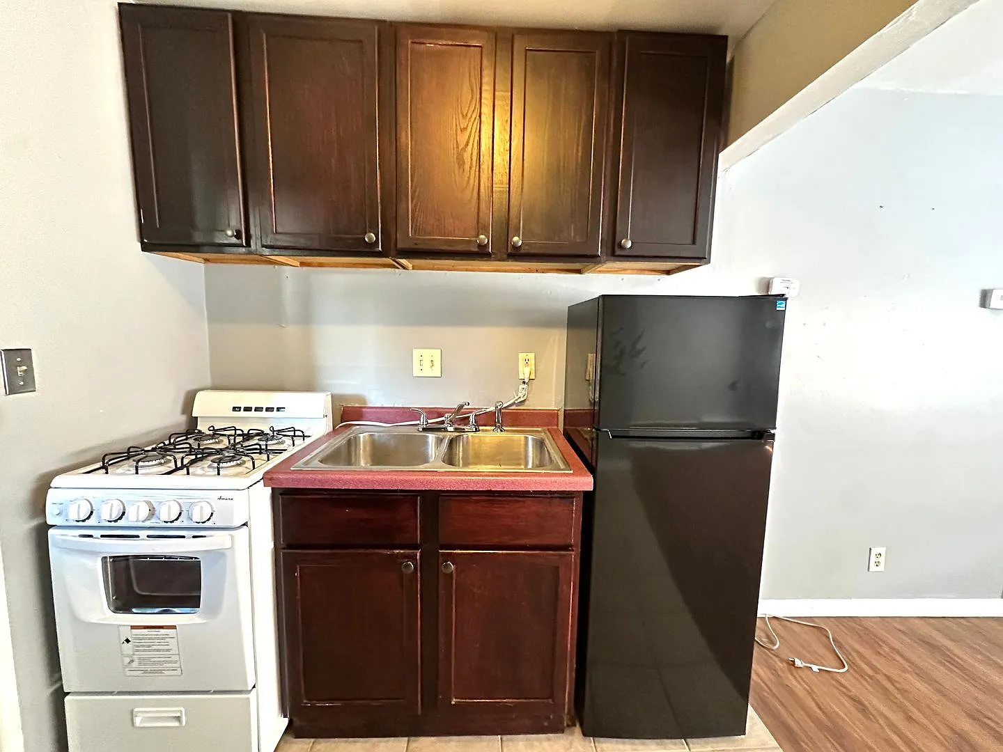 1456 N. Farwell Avenue — Photo 2