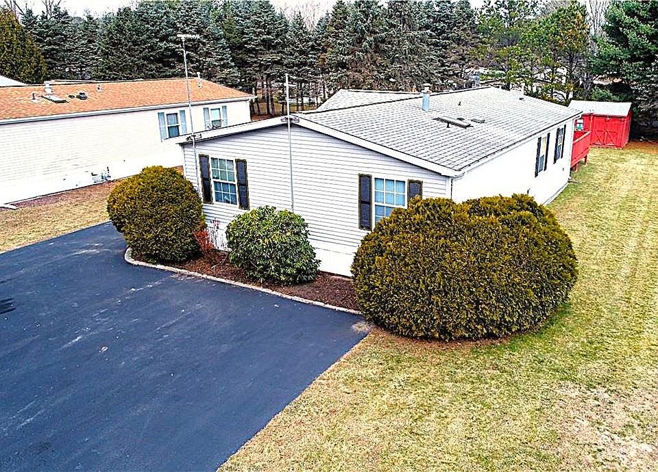 1st image of 26 Kelly Ln
