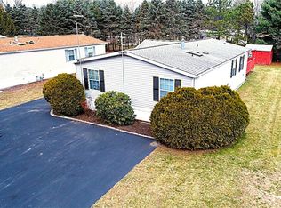 26 Kelly Ln, Coventry, RI 02816
