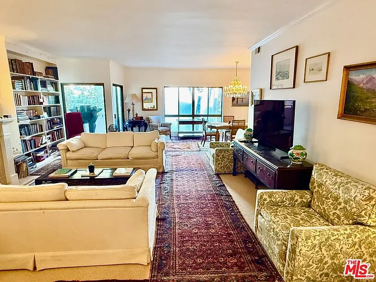 637 Wilcox Ave #2D — Photo 6