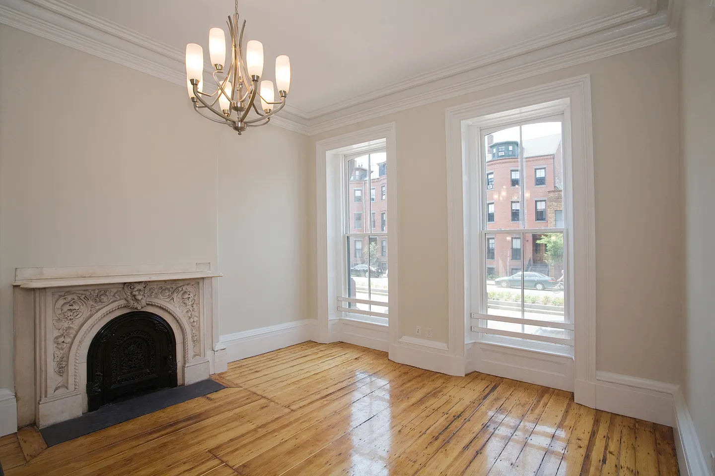 2 bed, 9999 sqft, $4,200 — Photo 1