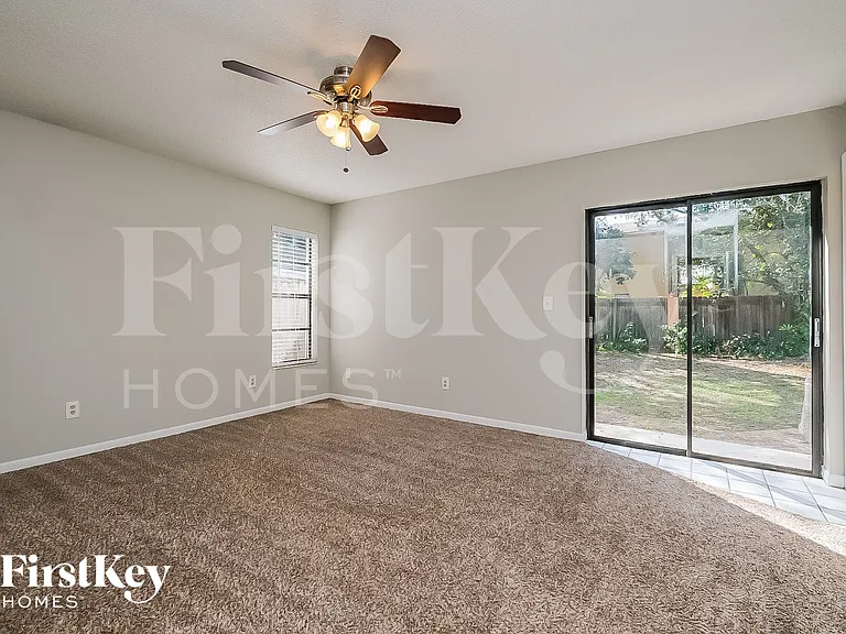 2813 Eagle Run Cir S — Photo 8