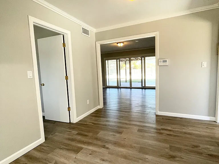 7000 Hooper Ave — Photo 8