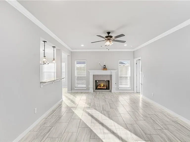 410 Peach Ave — Photo 9