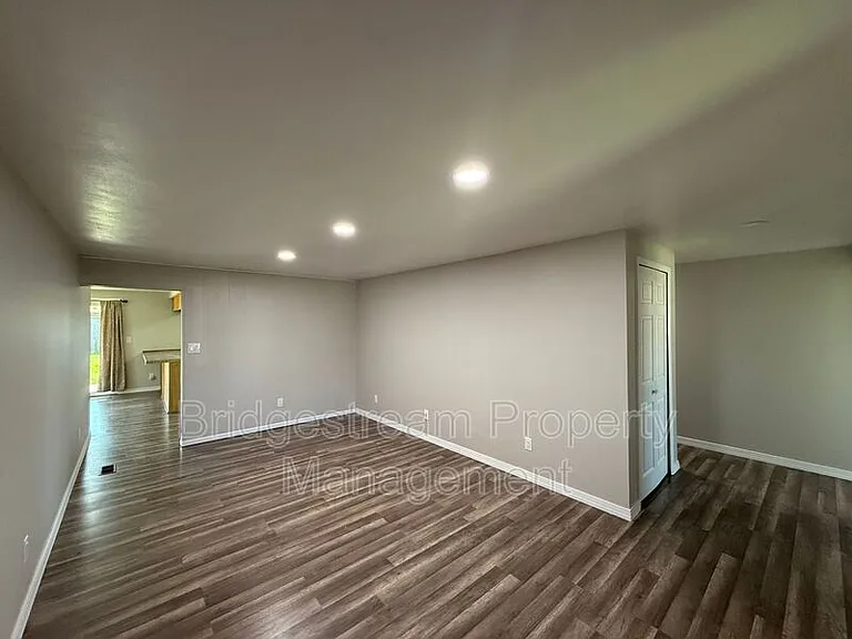 7218 Old Troy Pike — Photo 2