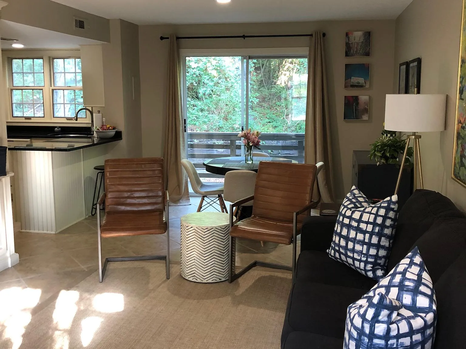 2 bed, 1.5 bath, 1000 sqft, $1,950 — Photo 2