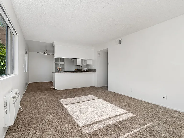 Sutter's Mill Apartments — Photo 30