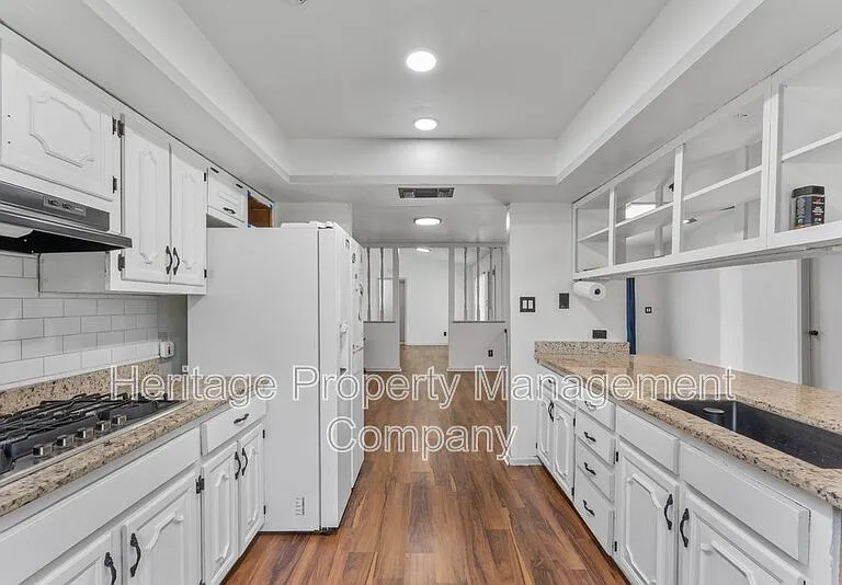 2526 Town Briar St — Photo 15