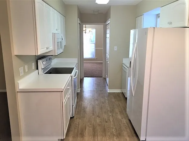 8 Sandy Pond Ct — Photo 4
