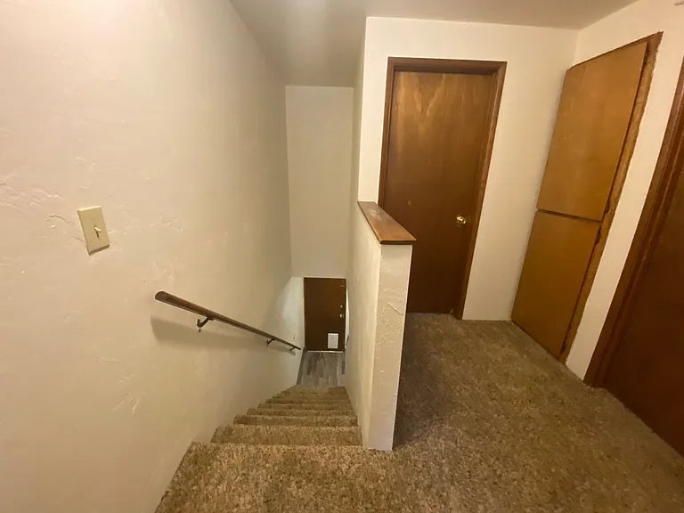 2 bed 1.5 bath Gateway area duplex — Photo 5