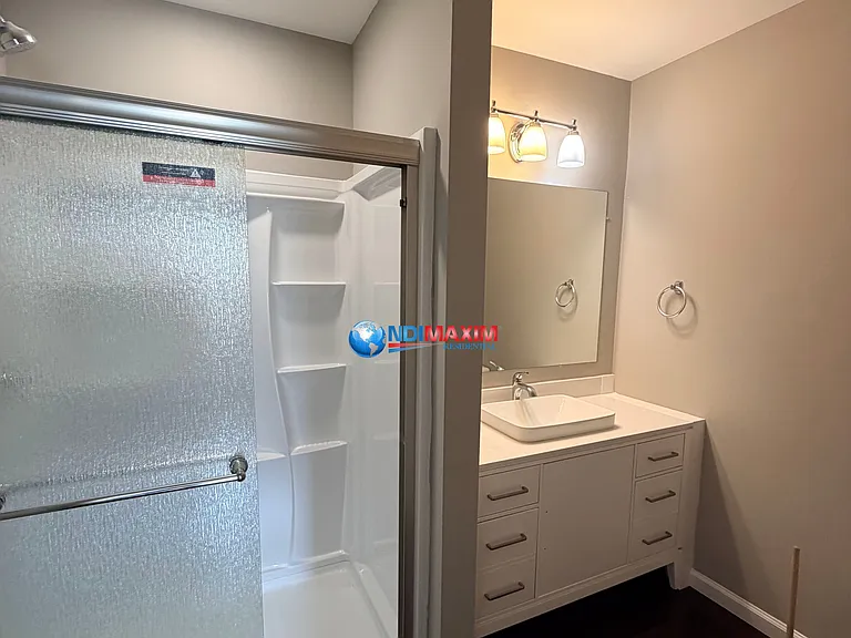 147 N Main St #B — Photo 8