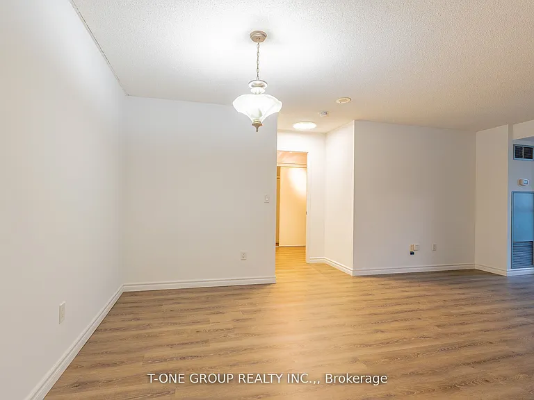 29 Pemberton Ave #605 — Photo 2