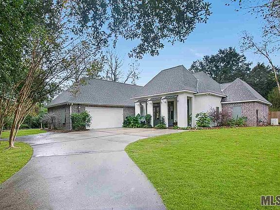 2nd image of 16033 Feliciana Ave