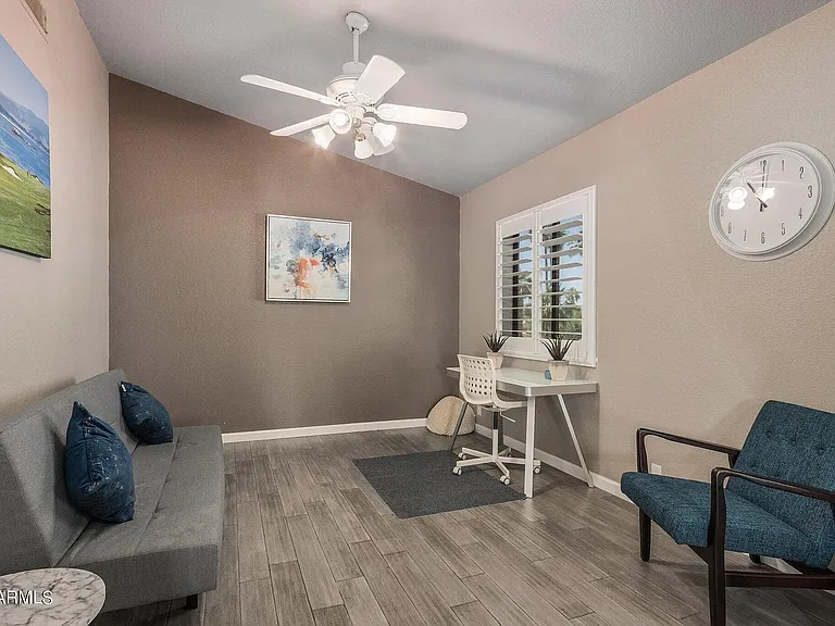 1142 E Kings Ave — Photo 15