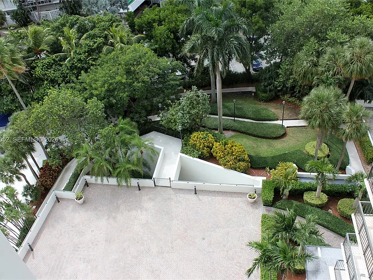 2333 Brickell Ave #1004 — Photo 20