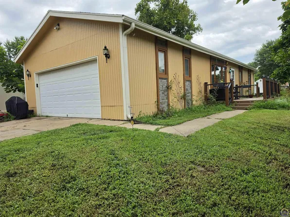 107 W Lake St, Silver Lake, KS 66539
