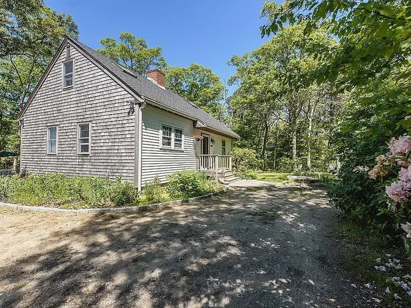 211 Edgartown Vineyard Haven Rd, Vineyard Haven, MA 02568