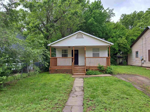 205 N Elm St, Newton, KS 67114
