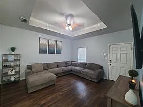 3 bed, 2.0 bath, 1267 sqft, $1,600 — Photo 2