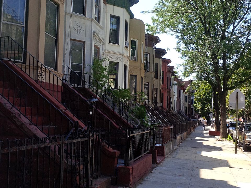 1st image of 650 Park Pl APT 2