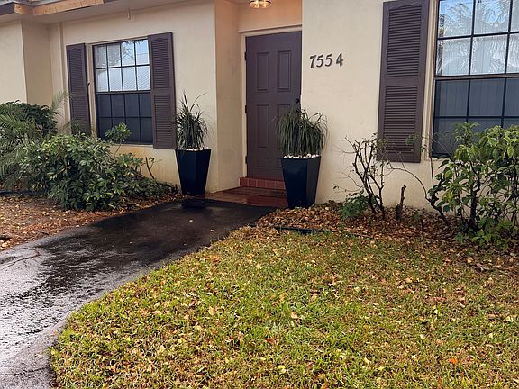 3rd image of 7554 Nova Dr #28