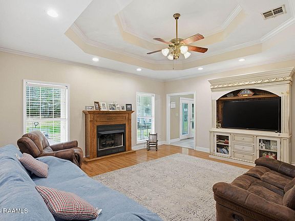 4th image of 521 Cole Rd