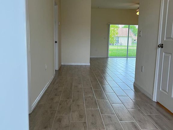 3rd image of 603 SE 23rd Pl