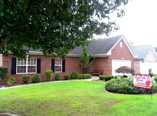 208 Sweet Gum Ln, Oak Ridge, TN 37830