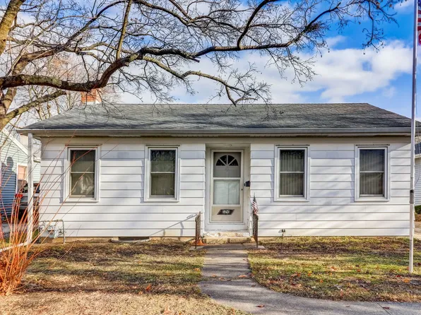 1943 Chestnut St, Waukegan, IL 60087