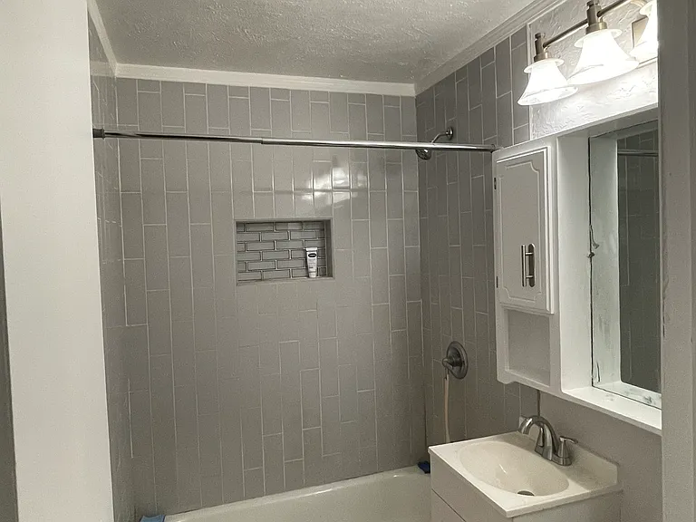 3945 Monroe Ave — Photo 14