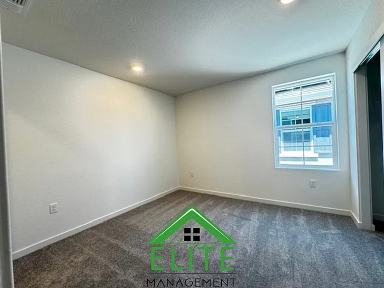 7635 Heatherpace Dr — Photo 14