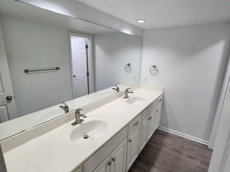 8320 N Nodaway Ave #8320 — Photo 3